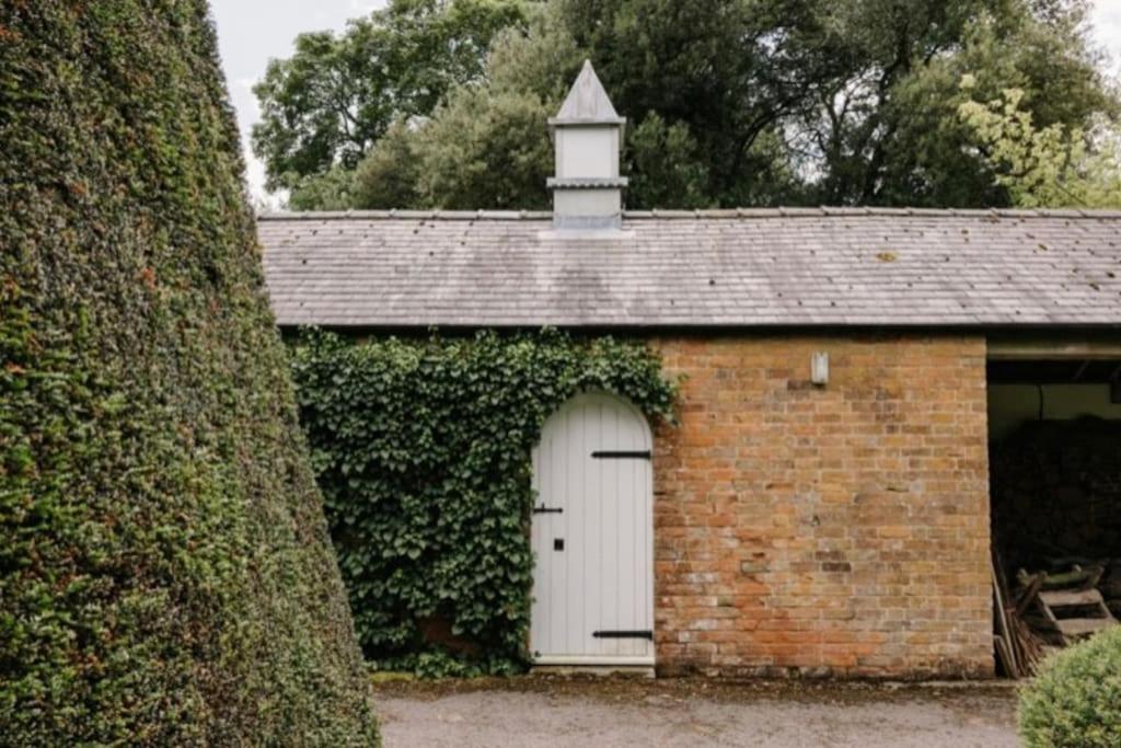 Cressy Hall - Historic Grade II Listed Manor, Gorgeous Topiary Garden Gosberton Екстер'єр фото