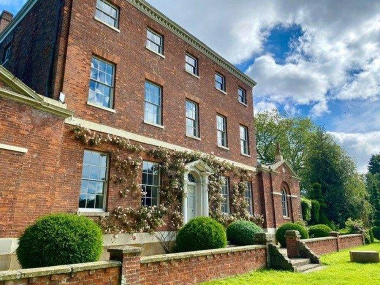 Cressy Hall - Historic Grade II Listed Manor, Gorgeous Topiary Garden Gosberton Екстер'єр фото