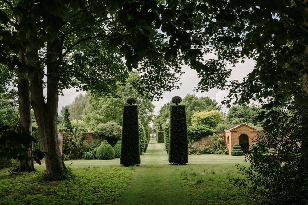 Cressy Hall - Historic Grade II Listed Manor, Gorgeous Topiary Garden Gosberton Екстер'єр фото
